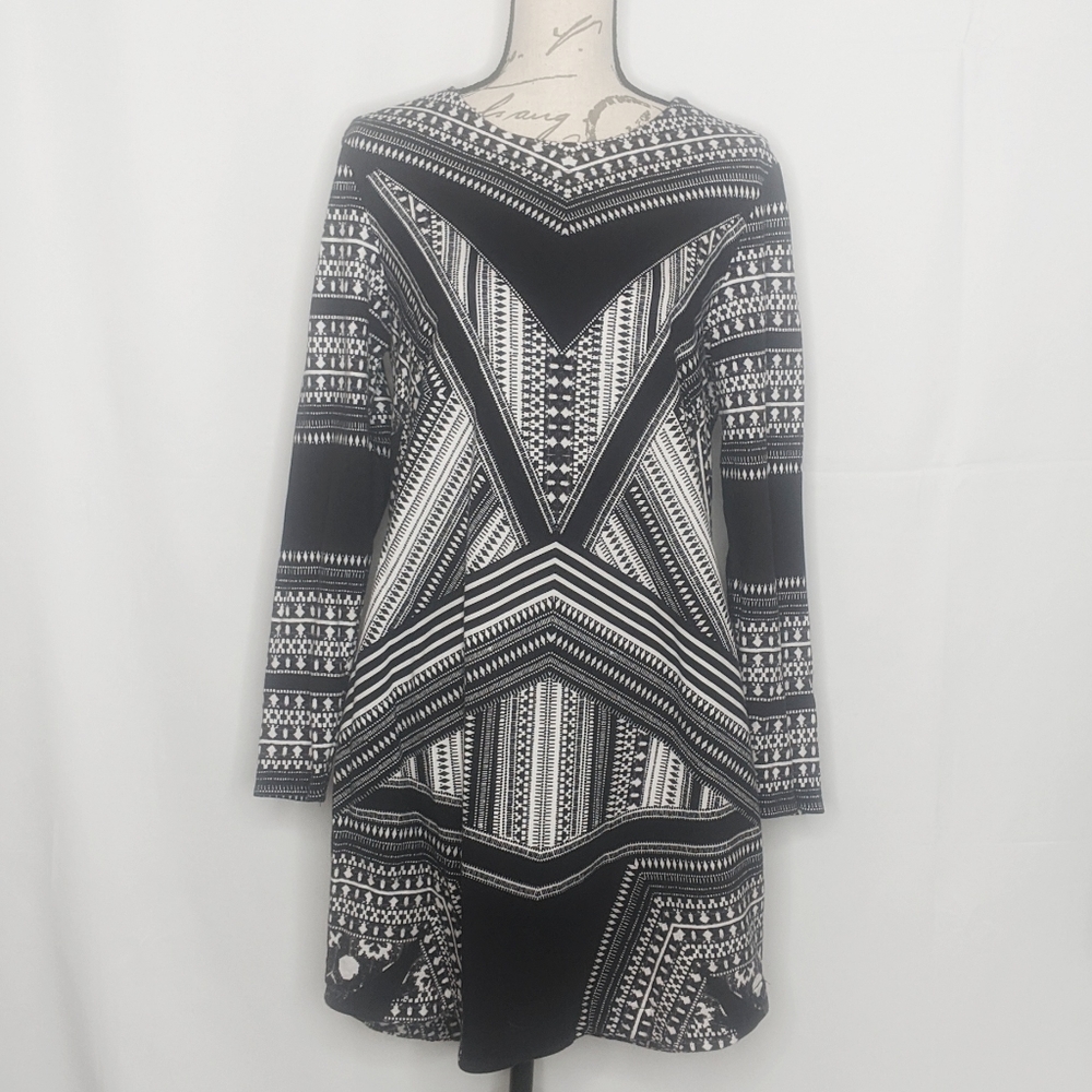 🎉 3 for 15 EUC H&M  long sleeved sheath dress
